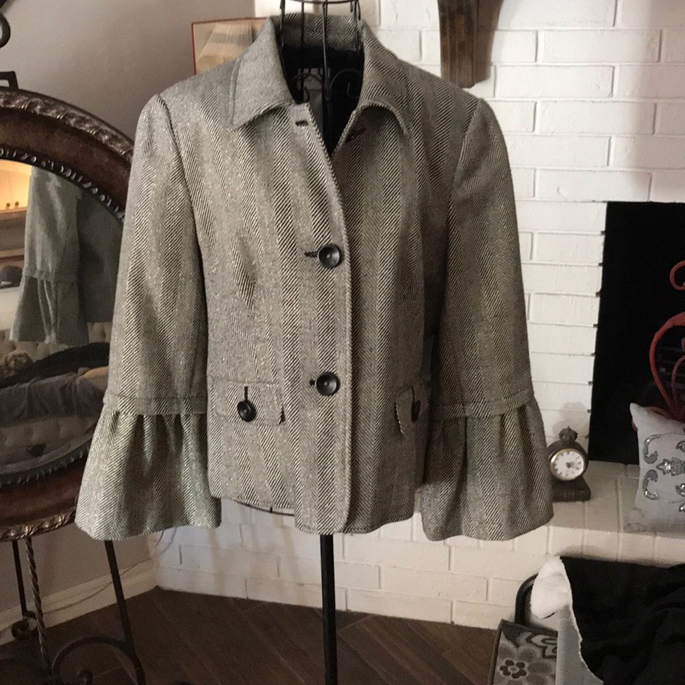 Vintage blazer with ruffle sleeves